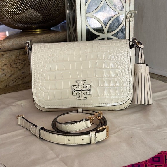 New Tory Burch THEA EMBOSSED FLAP CROSSBODYnew cream color - Picture 2 of 8